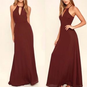 Lulu’s burgundy full length keyhole halter dress Size M